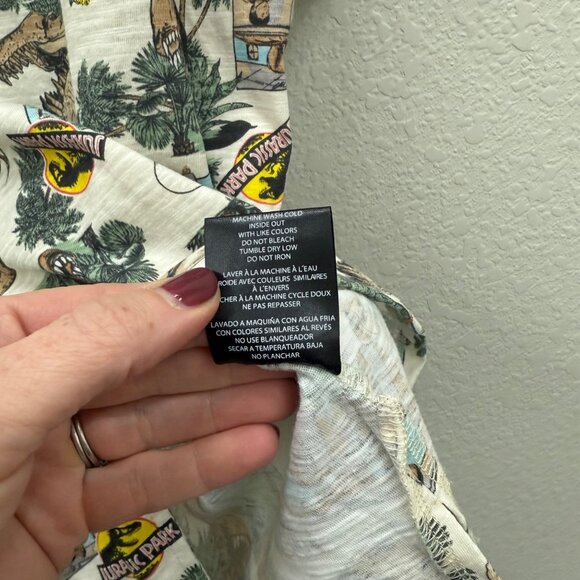 Jurassic Park Universal Studios Dino Print Short Sleeve Button Up Shirt Mens XXL - Picture 6 of 9